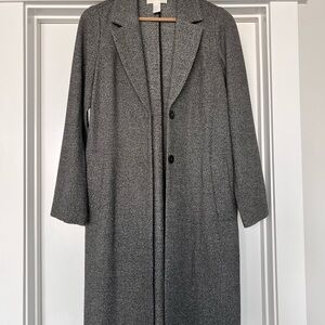 H&M Gray Trench Coat with Tailored Style and Full-Length Sleeves
